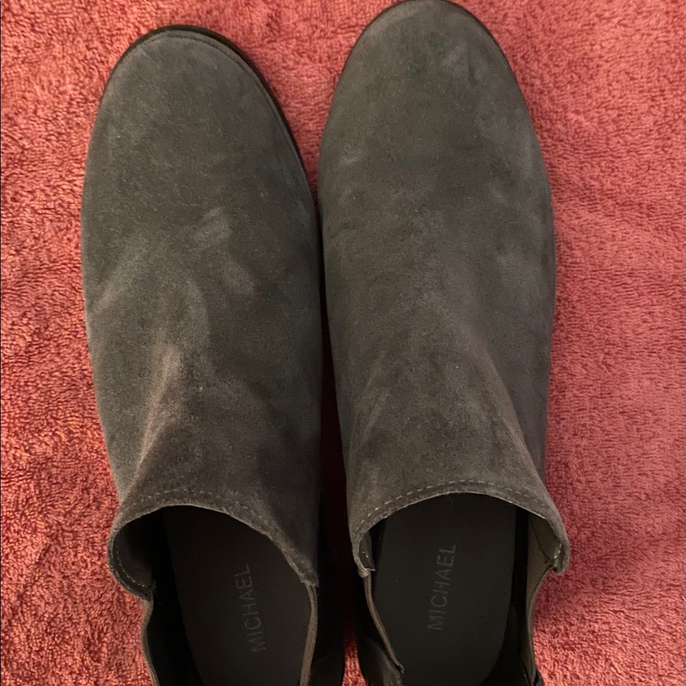 Genuine suede Booties
